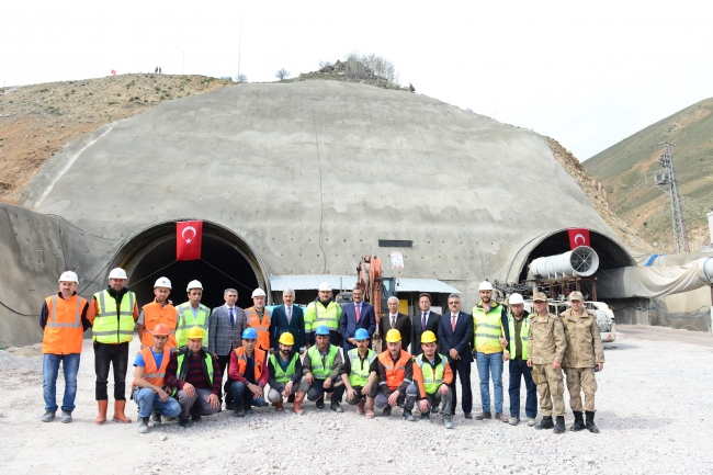 Eğribel Tüneli'nde ışığa 50 metre kaldı