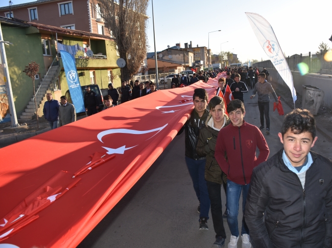 Türkiye, 57. Alay'a vefa için yürüdü