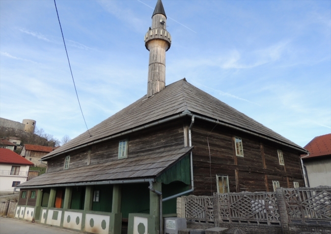 Tek bir çivi bile kullanılmadan inşa edilen cami iki asırdır ayakta