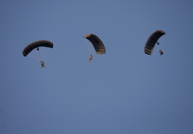 Atak ve Kobra helikopterleri, Efes-2018 Tatbikatı'nda hünerlerini sergiledi