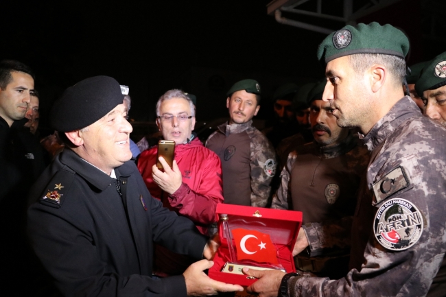 Afrin'den dönen Özel Harekat polisleri ailelerine kavuştu