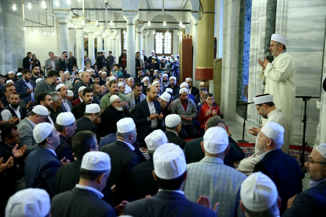 Diyanet İşleri Başkanı Erbaş, gençlerle buluştu