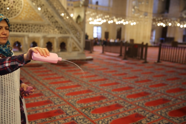 Selimiye Camii Ramazan boyunca "gül kokacak"