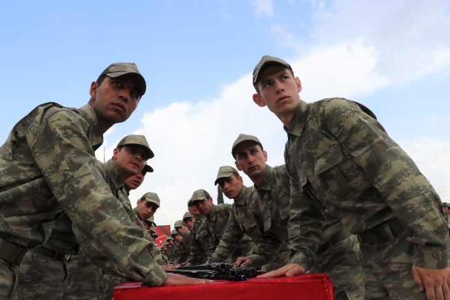 Isparta ve Burdur'da asteğmen ve kısa dönem erler yemin etti