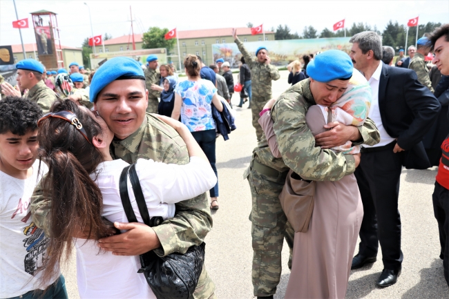 Isparta ve Burdur'da asteğmen ve kısa dönem erler yemin etti