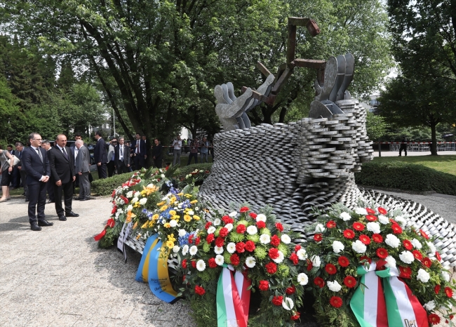 Dışişleri Bakanı Mevlüt Çavuşoğlu, Solingen faciası anma törenine katıldı