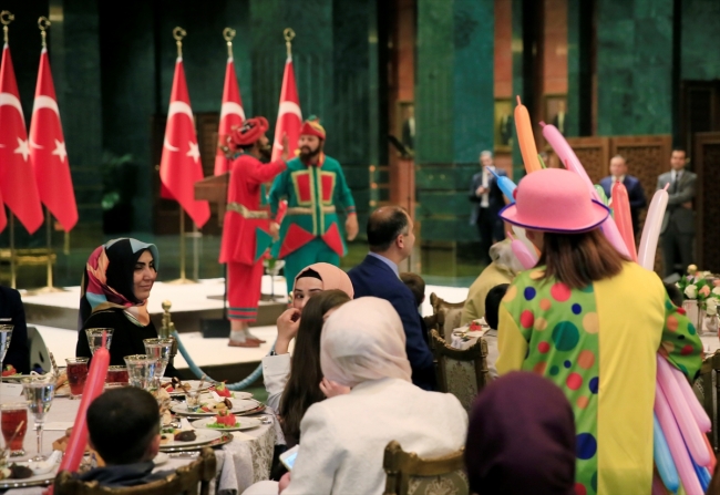 Emine Erdoğan'dan yetim çocuklara iftar daveti