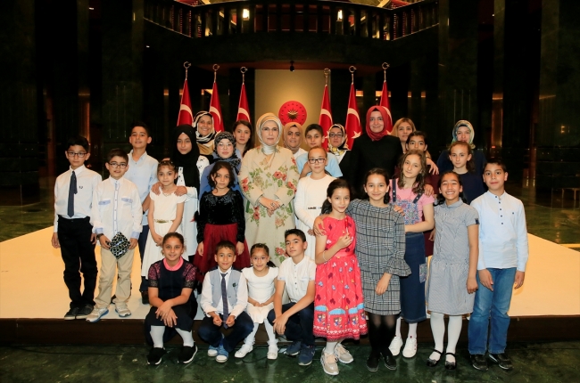 Emine Erdoğan'dan yetim çocuklara iftar daveti