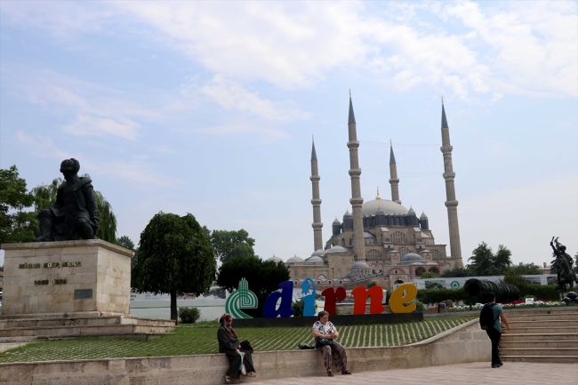 Selimiye Camii'ne gelen turistler sayılıyor