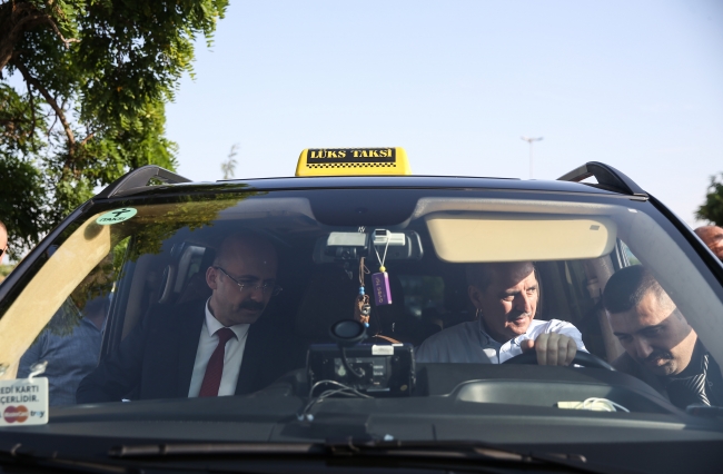 Bakan Kurtulmuş: UBER'le ilgili atılan adım taksicilere ayrı bir sorumluluk yükledi