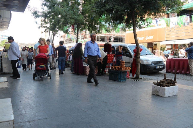 Terör örgütü yıktı, devlet ihya etti