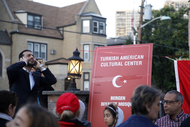 ABD'de Müslümanlar sokak iftarında buluştu