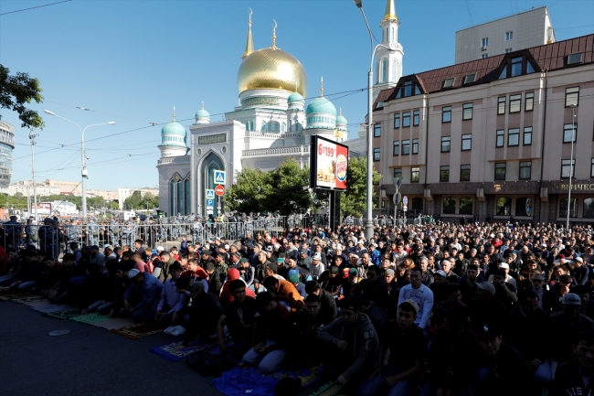 Ramazan Bayramı dünyanın dört bir yanında kutlanıyor