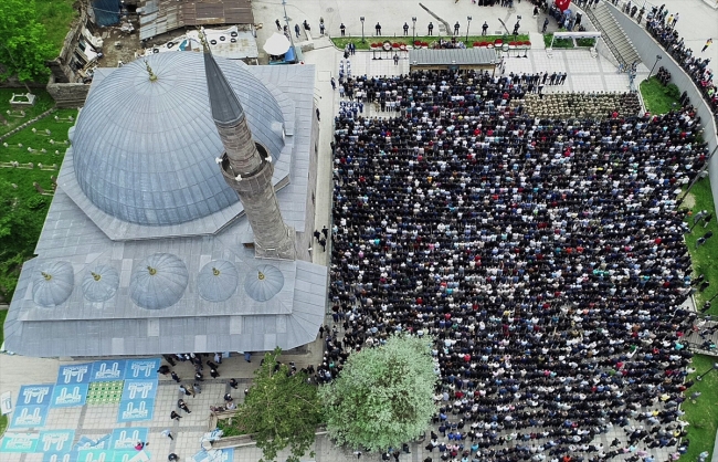 Şehit Yüzbaşı Çelebi son yolculuğuna uğurlandı