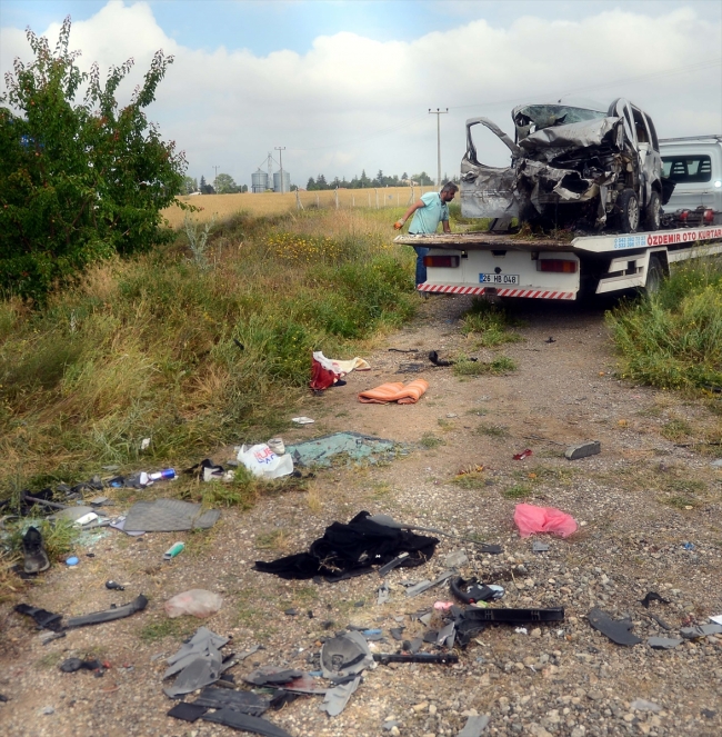 Eskişehir'de trafik kazası: 5 ölü, 2 yaralı