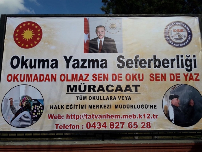 Tatvan'da okuma yazma seferberliğiyle 1417 kişi okuryazar oldu