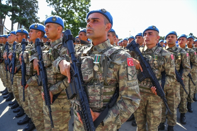 Azerbaycan ordusunun 100. kuruluş yıldönümü kutlanıyor