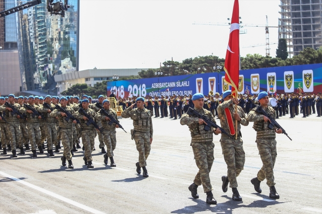 Azerbaycan ordusunun 100. kuruluş yıldönümü kutlanıyor