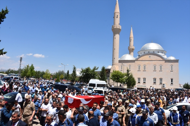 Şehit Jandarma Uzman Çavuş Cevdet Canördek son yolculuğuna uğurlandı