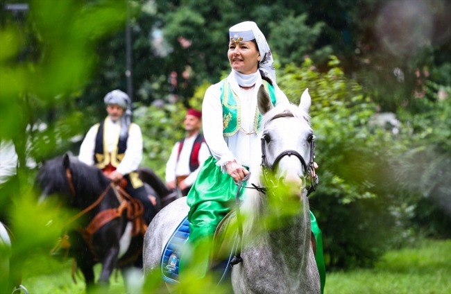 Bosna Hersek'te Ayvaz Dede Şenlikleri'ne katılacak atlılar yola çıktı