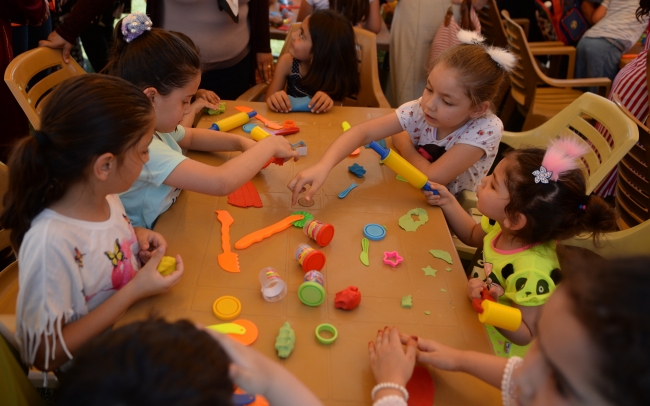 Kilis'te çocukların yüzünü güldüren festival