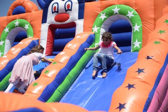 Kilis'te çocukların yüzünü güldüren festival