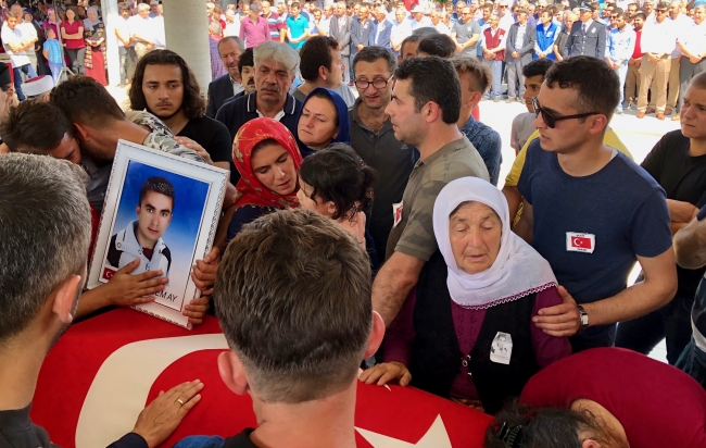 Şehit Jandarma Er Erdem Ay son yolculuğuna uğurlandı