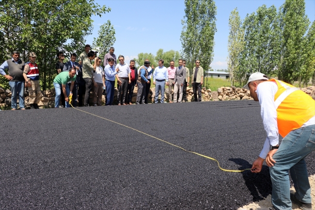 Türkiye'nin en doğusundaki köyler asfaltla buluşuyor