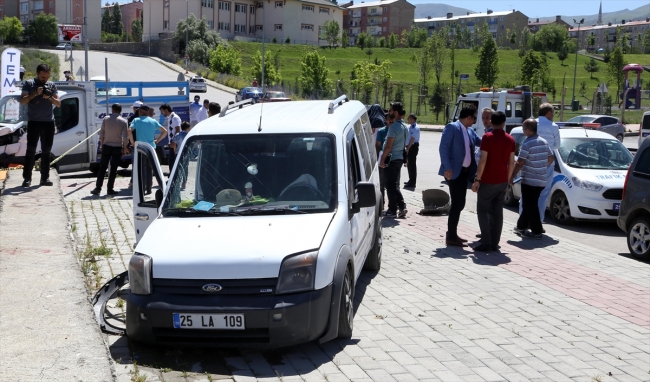 Erzurum'da oğlunu Yükseköğretim Kurumları Sınavı'na bırakan baba trafik kazasında öldü