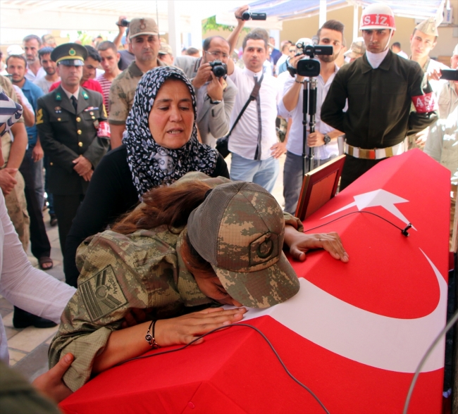 Şehit Uzman Çavuş Ahmet İmalı son yolcuğuna uğurlandı