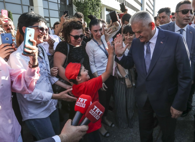 Başbakan Yıldırım TRT'yi ziyaret etti