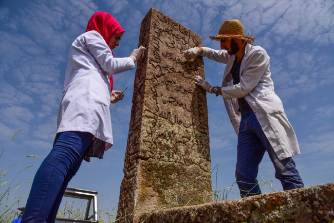 Selçuklu Meydan Mezarlığı'ndaki kitabeler arşivlendi