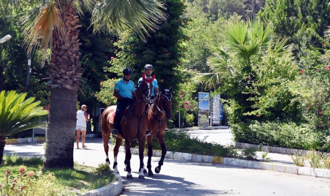 Atlı jandarmalar Muğla sahillerinde göreve başladı