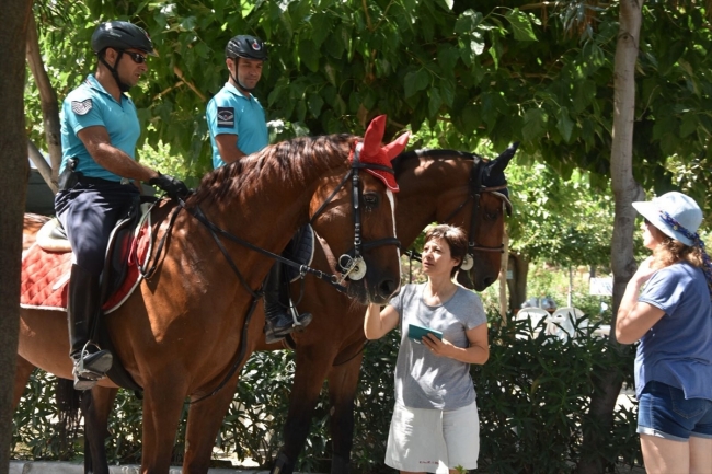 Atlı jandarmalar Muğla sahillerinde göreve başladı