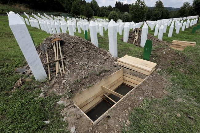 Srebrenitsa'da soykırım kurbanı 35 kişi daha defnedilecek