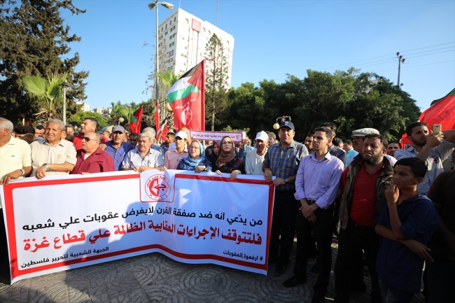 Filistinlilerden Gazze'ye uygulanan yaptırımlara protesto