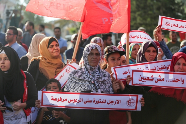 Filistinlilerden Gazze'ye uygulanan yaptırımlara protesto