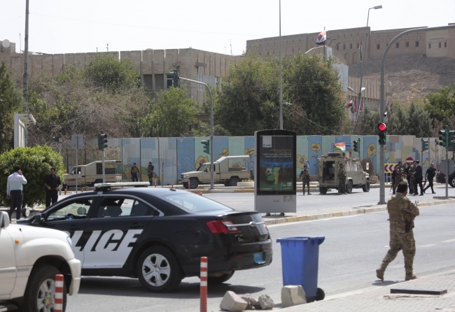 Erbil'de valilik binasına silahlı saldırı: 1 polis yaralı