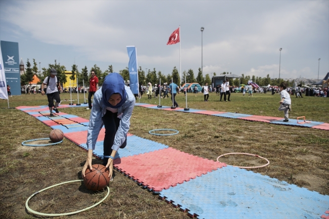 Türkiye Gençlik Vakfı'ndan Yenikapı'da 25 bin öğrenciyle etkinlik