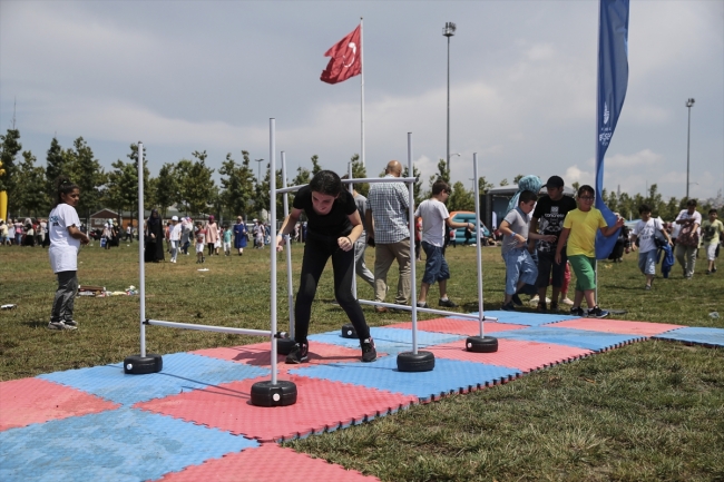 Türkiye Gençlik Vakfı'ndan Yenikapı'da 25 bin öğrenciyle etkinlik