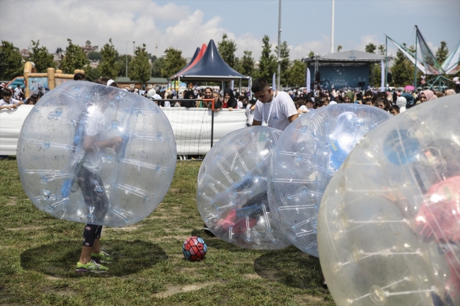 Türkiye Gençlik Vakfı'ndan Yenikapı'da 25 bin öğrenciyle etkinlik