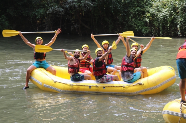 Melen Çayı'nda rafting yoğunluğu