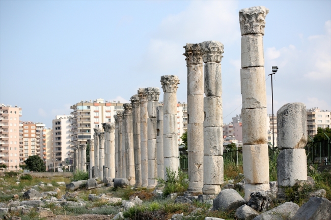 Soli Pompeiopolis Antik Kenti'nde bin 700 yıllık erkek büstü bulundu