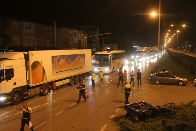 Samsun'da iki otomobil çarpıştı: 1 ölü, 6 yaralı