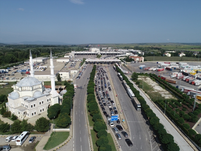 Kapıkule'de gurbetçilerin dönüş yolculuğu başladı