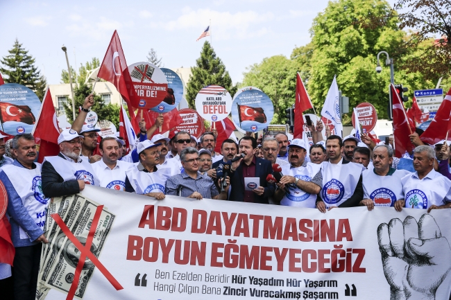 Memur-Sen ABD Büyükelçiliği önünde yaptırımı protesto etti