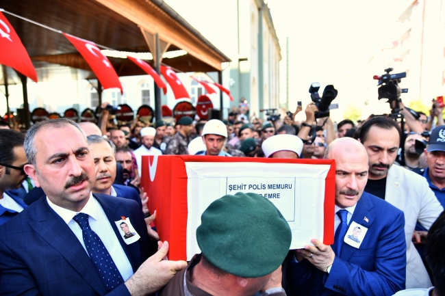 Şehit özel harekat polisi son yolculuğuna uğurlandı