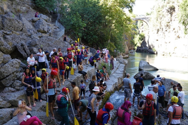 Köprülü Kanyon'da rafting yoğunluğu yaşandı