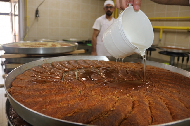 Kadayıf ustalarının yoğun bayram mesaisi