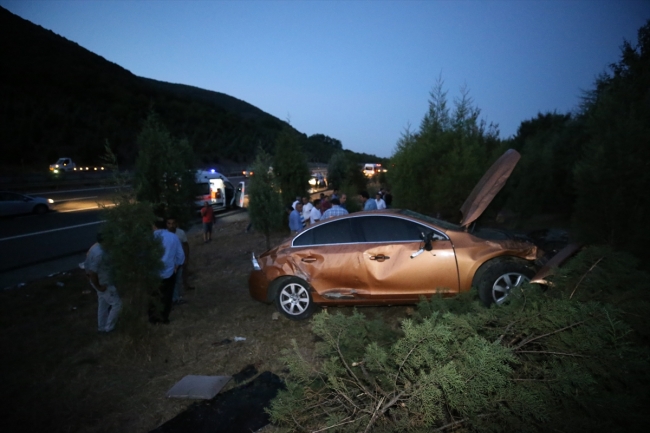 Düzce'de yolcu otobüsü ile otomobil çarpıştı: 4 yaralı